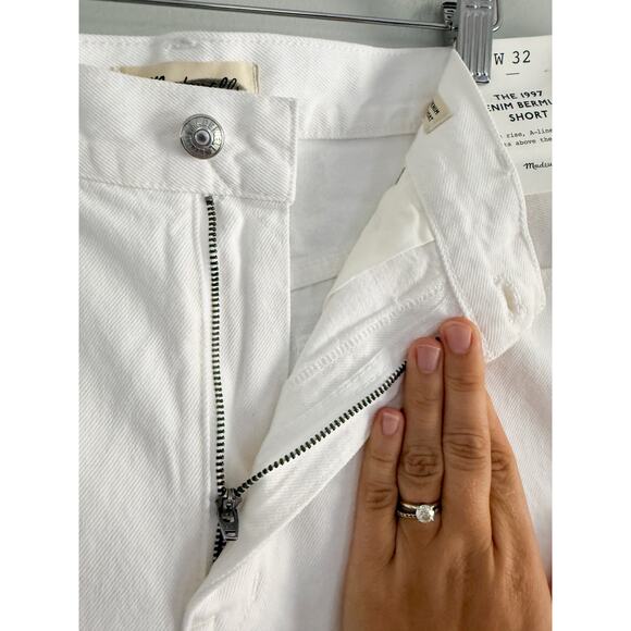 Madewell | NWT The 1997 Denim Bermuda Short in Pure White | Sz 32 - Picture 4 of 10